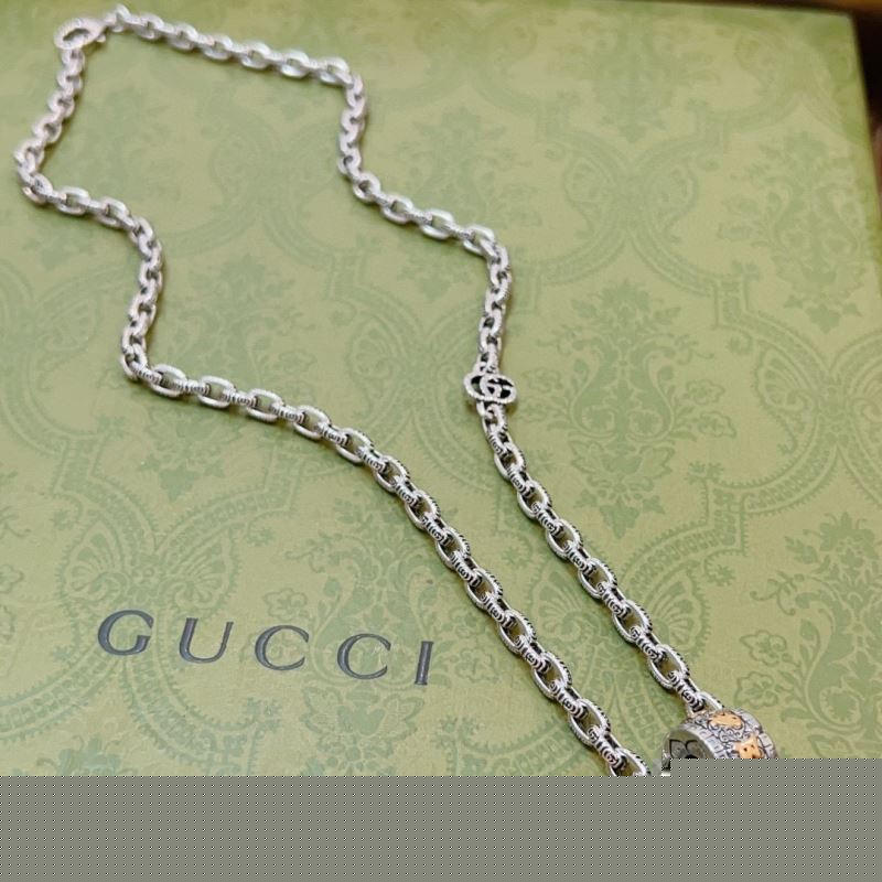 G*u*i necklaces